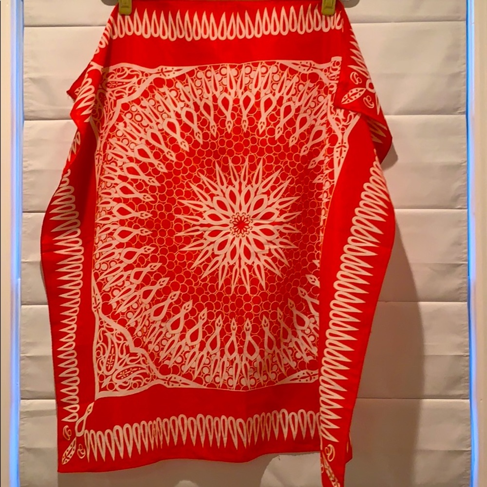 Chic red and white silk scarf (vintage)